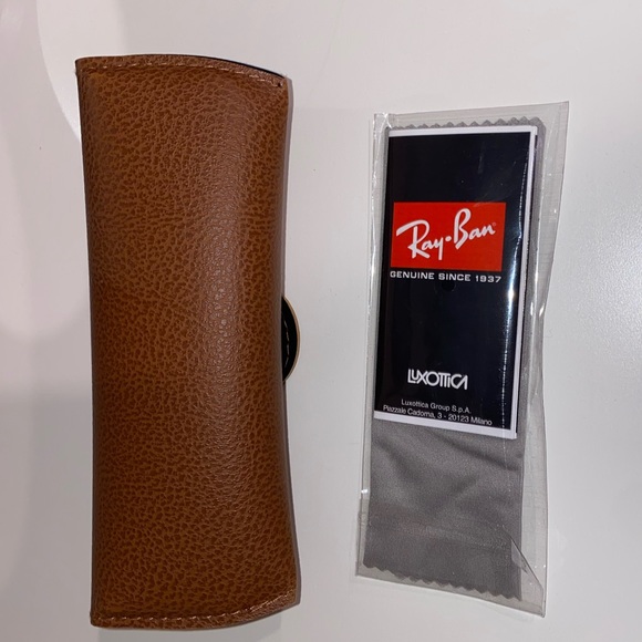 Authentic ray bans black RB 3025 aviator large metal ll. Never used no damage. - Picture 3 of 4